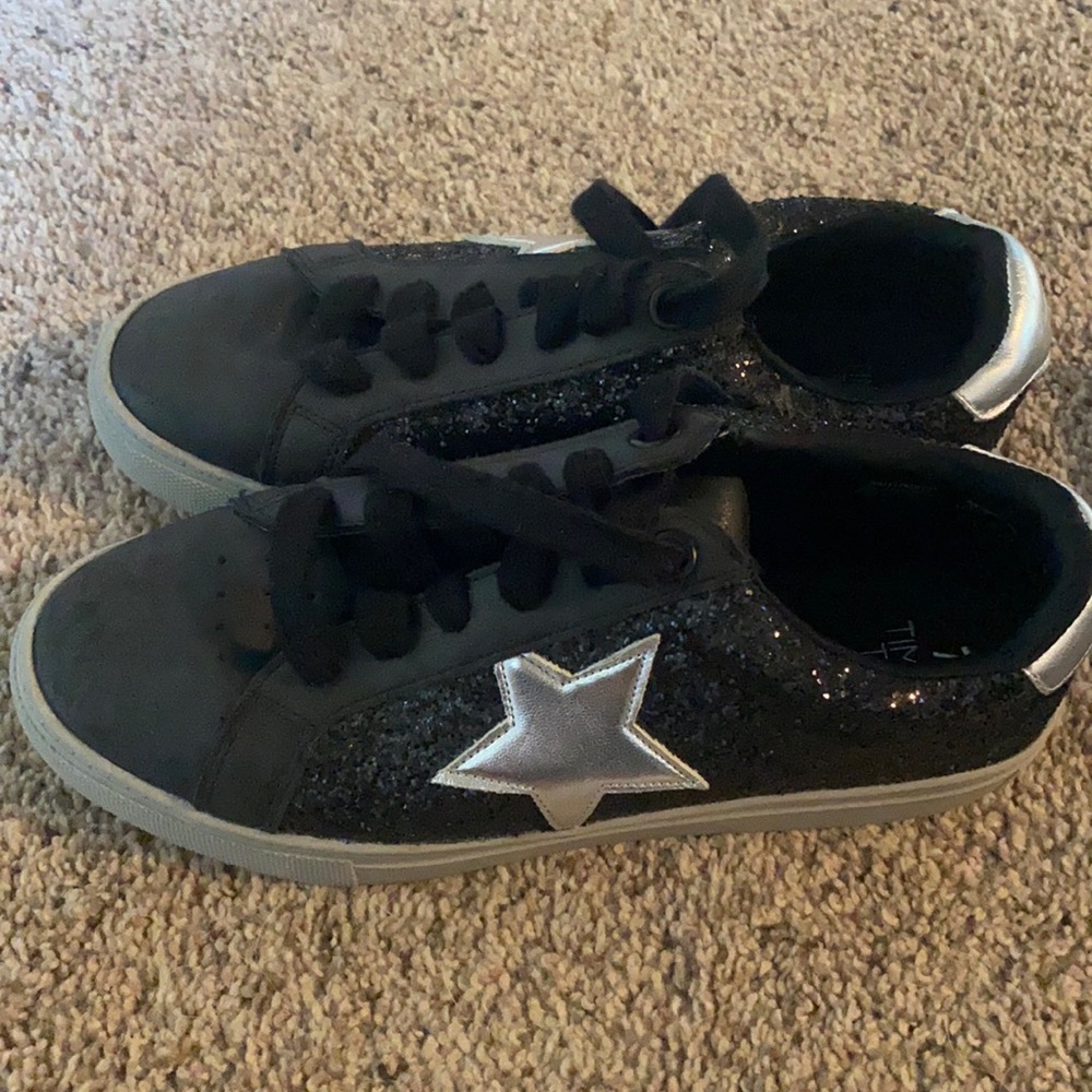 Black sparkle tennis shoes . Size 7 . Worn once